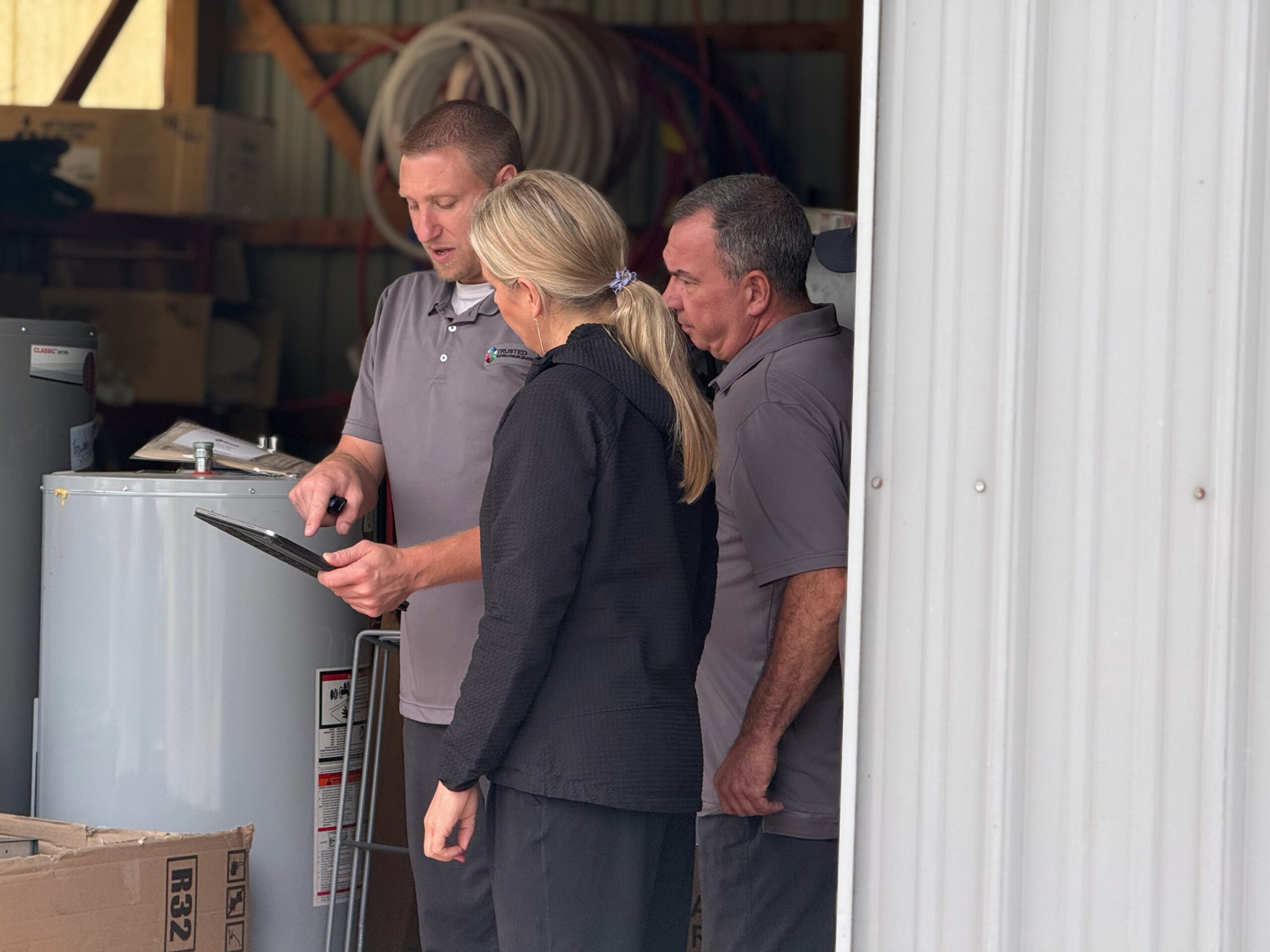 technicians doing hvac maintenance